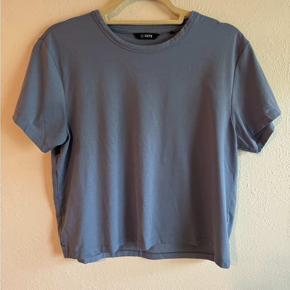 CUTS Clothing Blue T-shirt Women’s Medium Barely Worn Super Soft